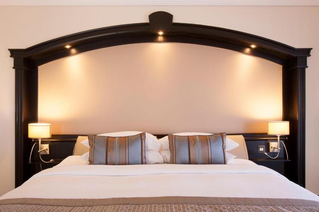 Danat Al Ain Resort Екстериор снимка A bedroom at the hotel