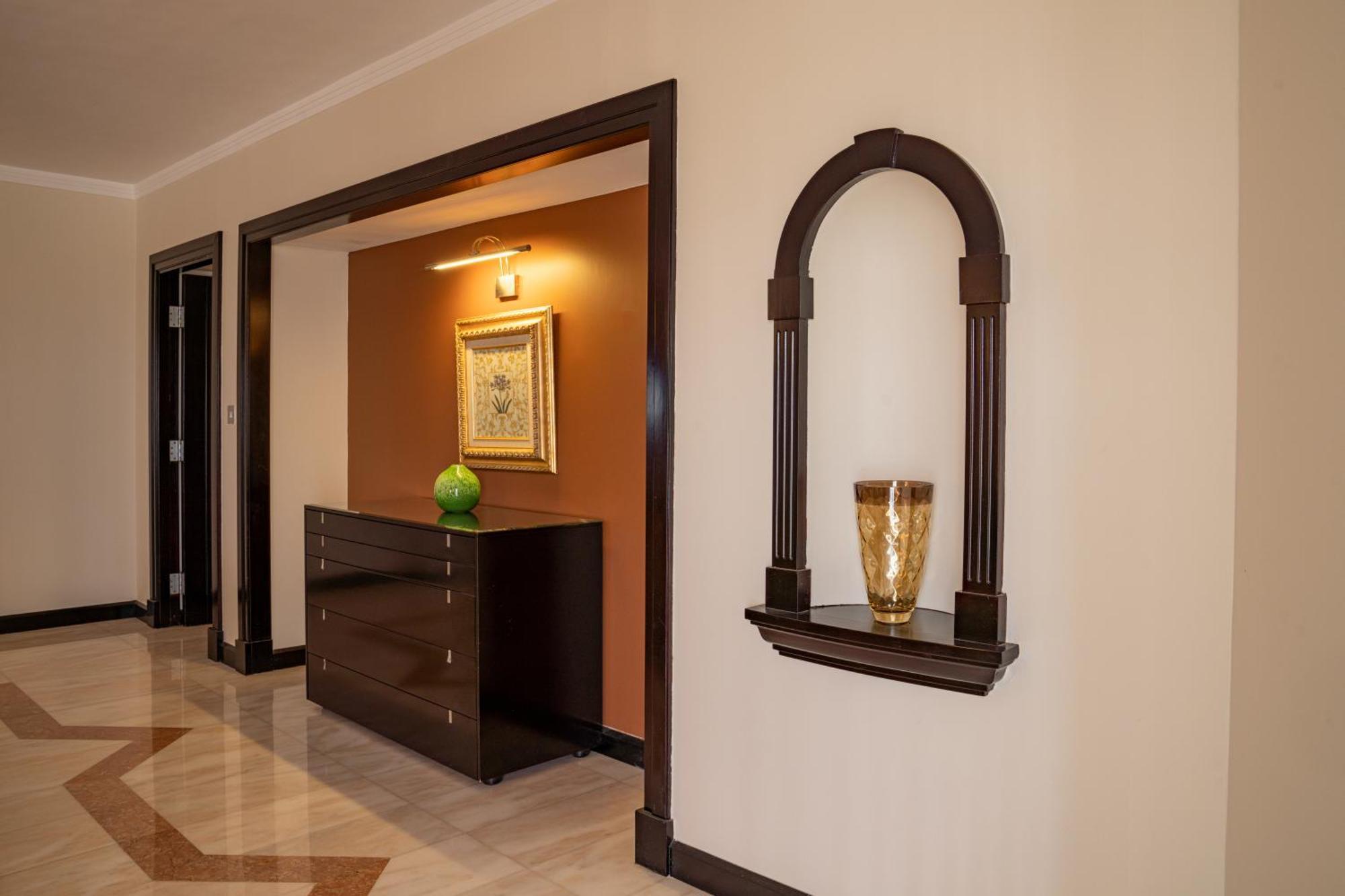 Danat Al Ain Resort Екстериор снимка A wall niche