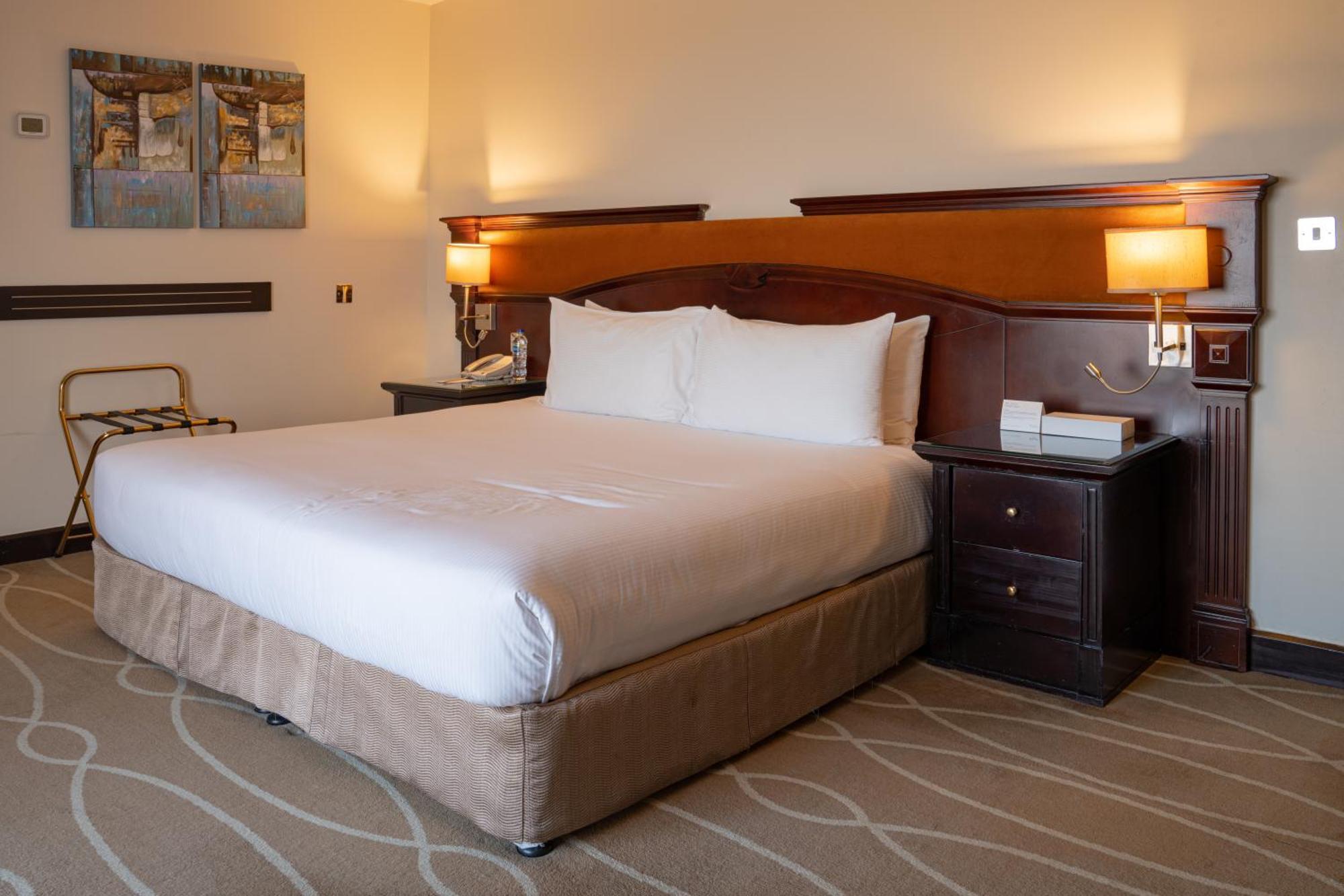 Danat Al Ain Resort Екстериор снимка A bedroom at the hotel