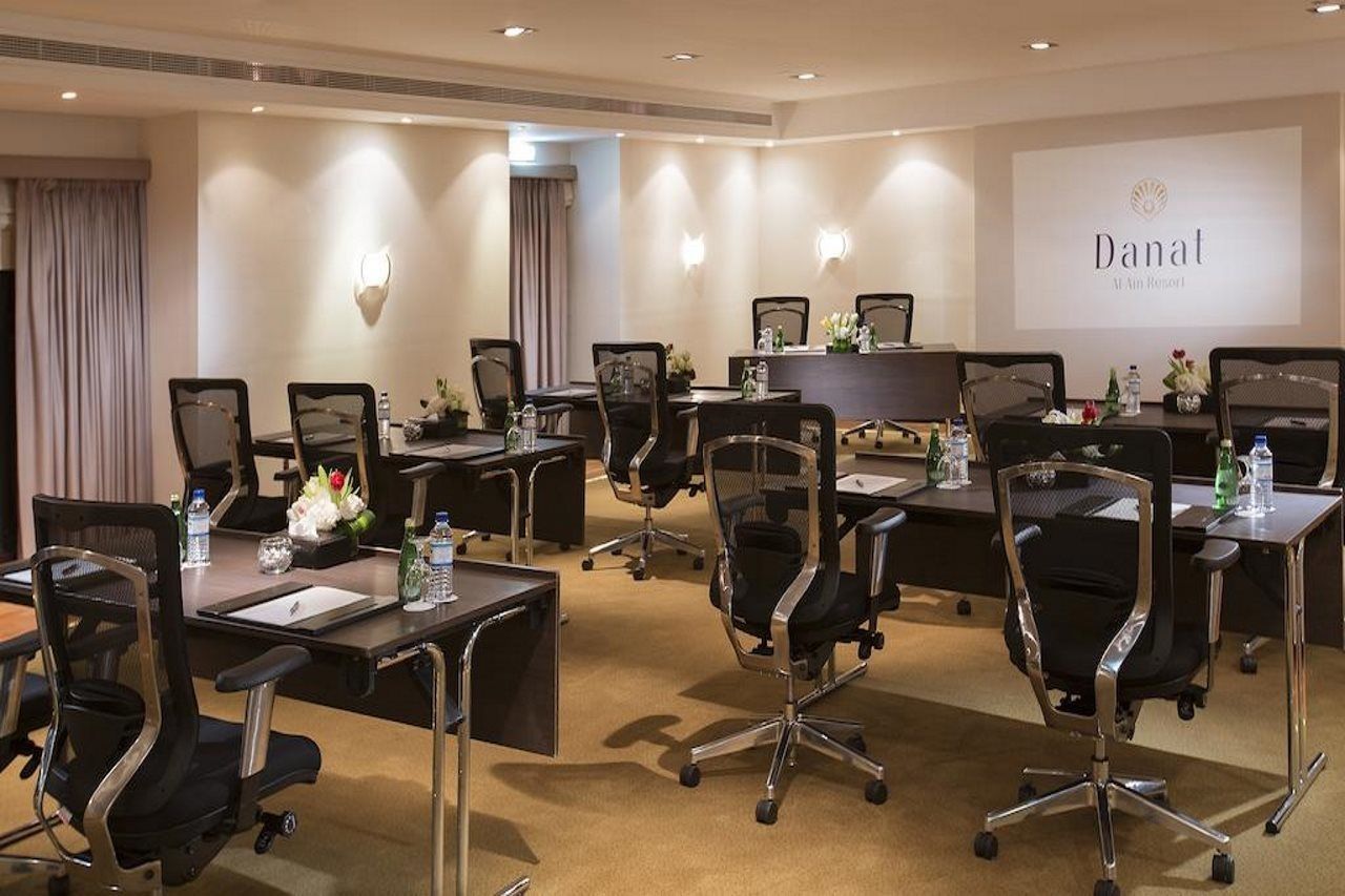 Danat Al Ain Resort Екстериор снимка Meeting room at the hotel