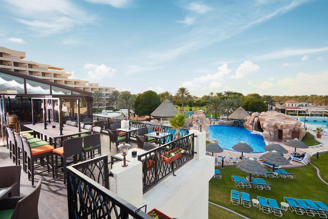 Danat Al Ain Resort Екстериор снимка The swimming pool at the resort